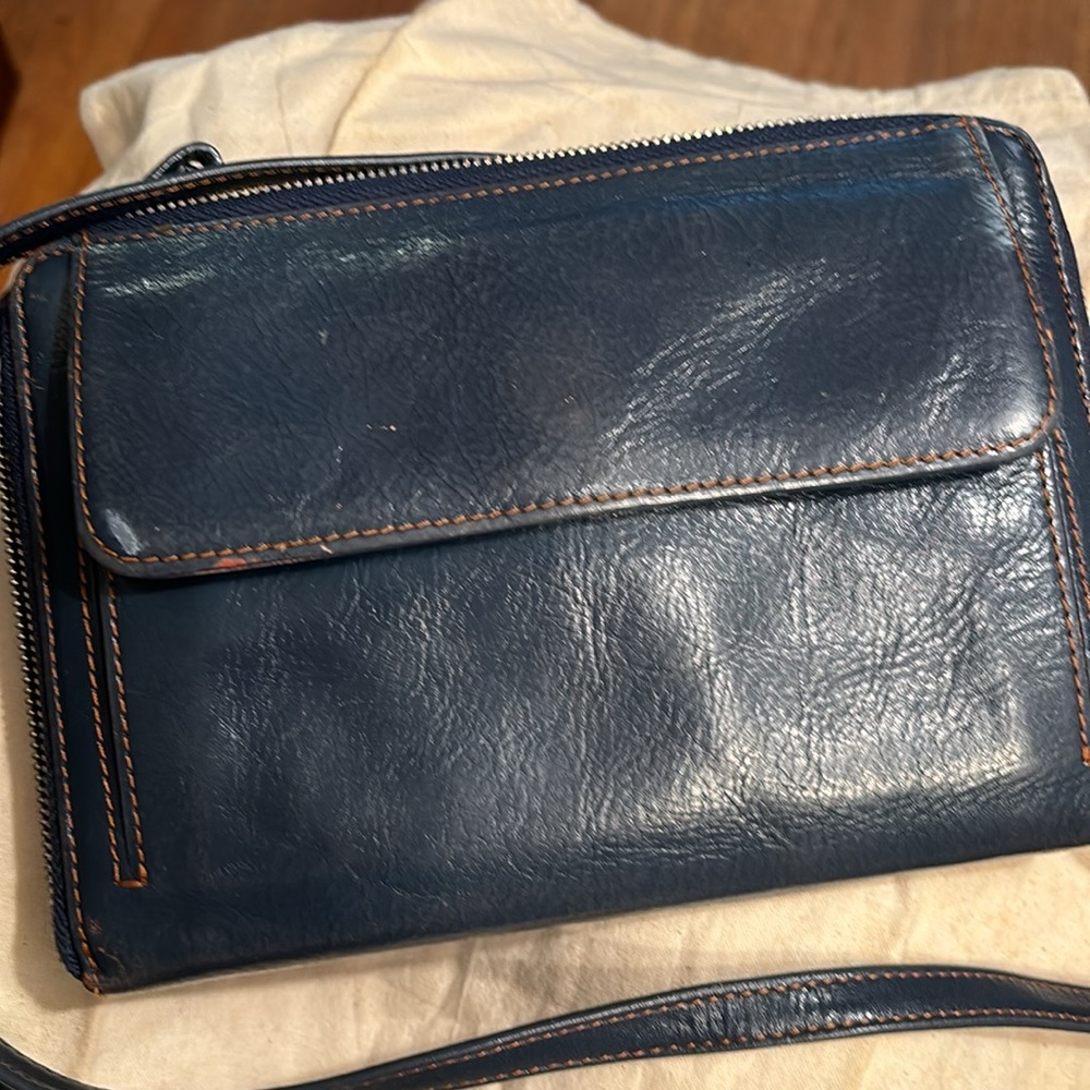 Hobo Wallet With Removable Strap - image 5